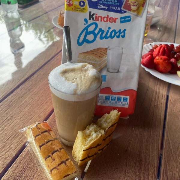 Kinder Brioss Milk - Al latte - Breakfast with Cappuccino