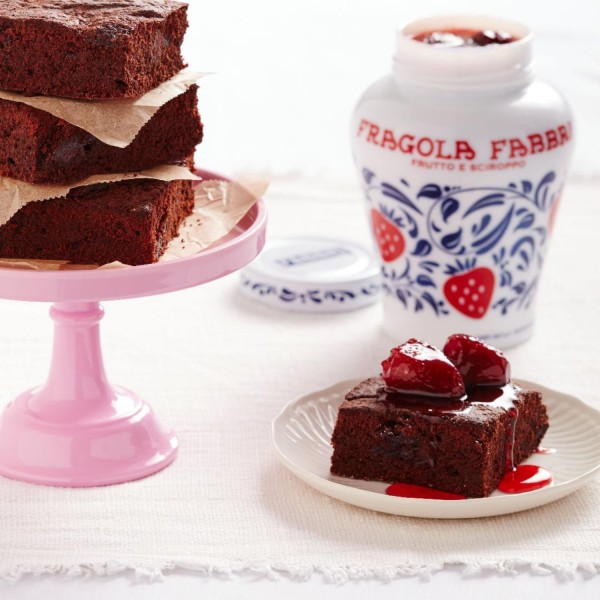 Fabbri Strawberries in Syrup – 600g Italian Dessert Jar Fabbri Strawberries in Syrup – 600g Italian Dessert Jar