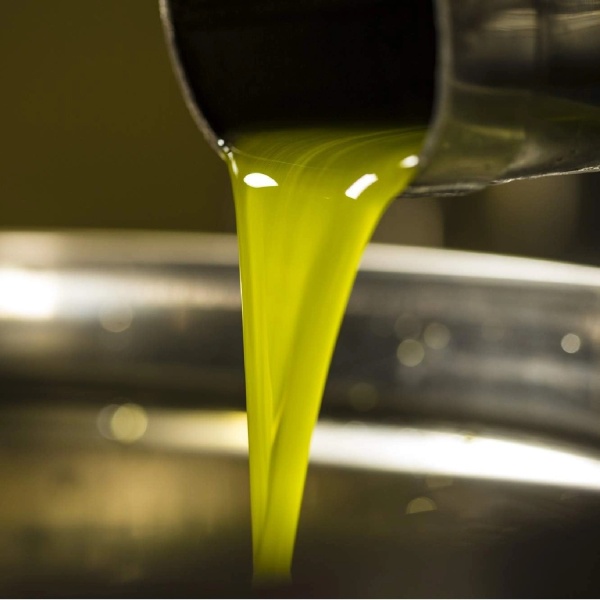 LugliO Garlic Extra Virgin Olive Oil – 250ml Italian Condiment