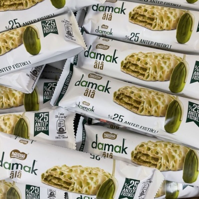 Nestlé Damak Ala Pistachio White Chocolate Wafer Bars 12×30g