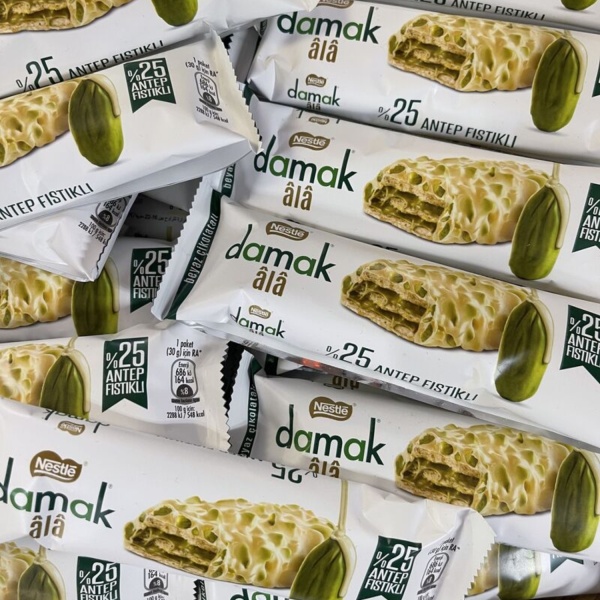 Nestlé Damak Ala Pistachio White Chocolate Wafer Bars 12×30g